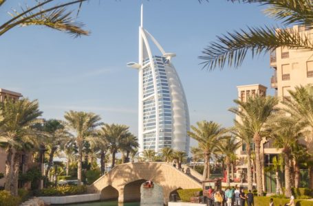 Découvrez le Tour Dubai : Une merveille architecturale qui défie les limites du ciel