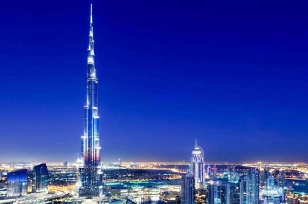 Burj Khalifa : Découvrez les records incroyables de la tour emblématique de Dubaï !
